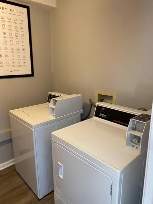 The Bernice - 2 Bedroom Apt In Quilt Town, Usa Hamilton Ngoại thất bức ảnh