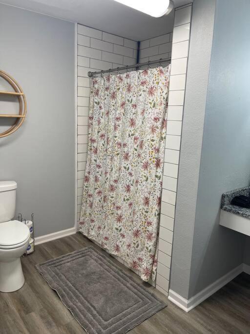 The Bernice - 2 Bedroom Apt In Quilt Town, Usa Hamilton Ngoại thất bức ảnh